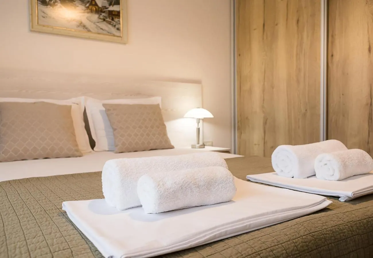 Apartment Stylish 1Br Steps From Sea Garden I Central Varna Bulgaria