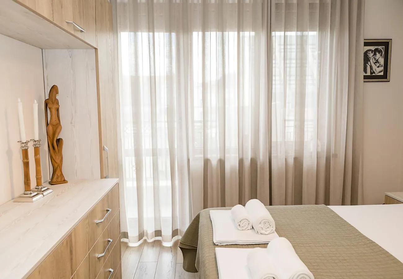 Apartment Stylish 1Br Steps From Sea Garden I Central Varna Bulgaria