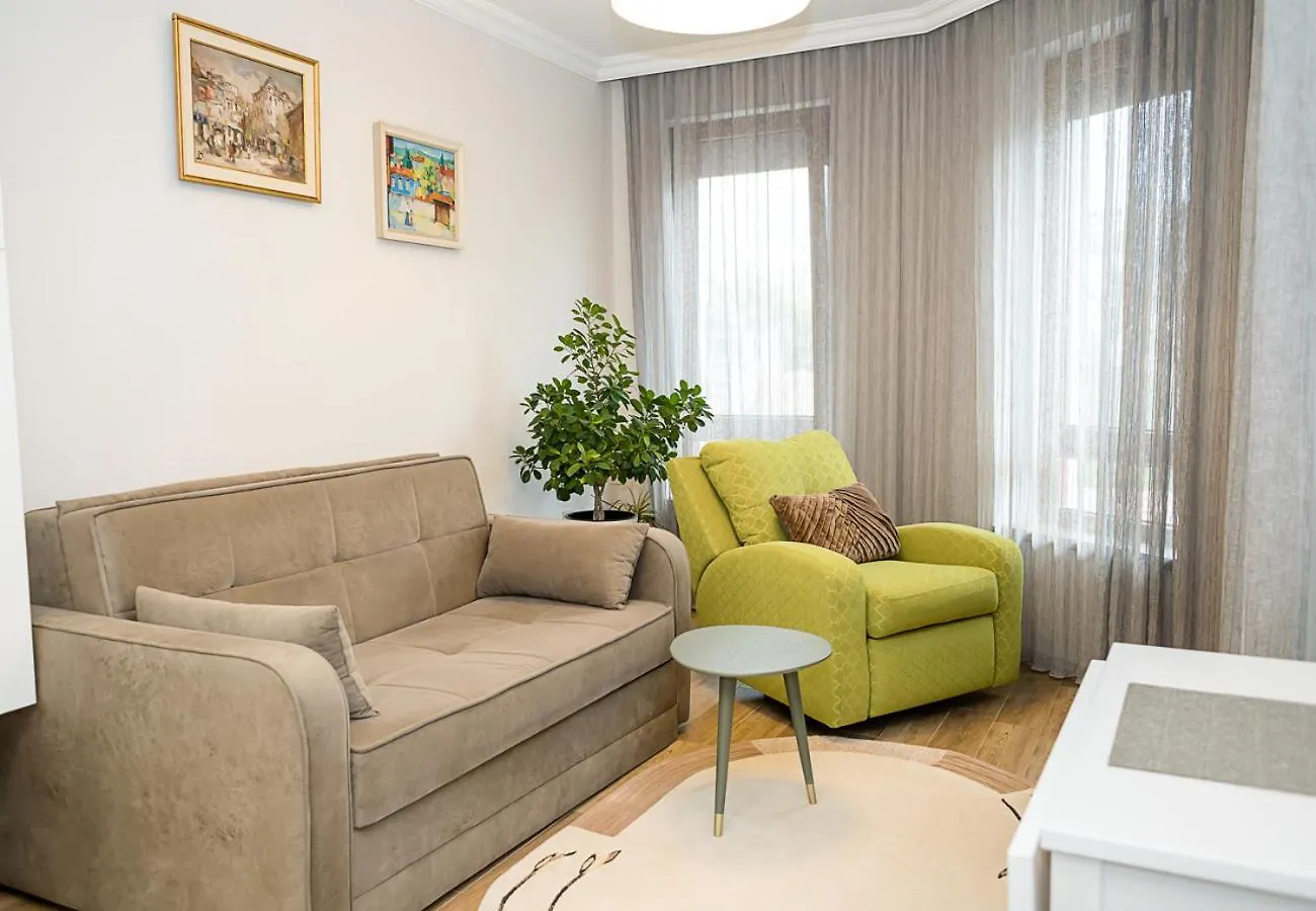 Stylish 1Br Steps From Sea Garden I Central Varna Apartment