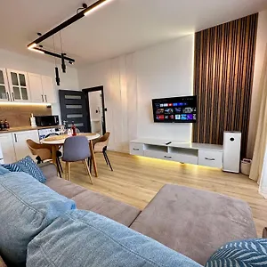 Cozy With Balcony On The Black Sea- Part Of The Family 'vicki Apartment